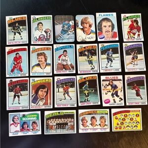 Vintage Hockey Trading Card Lot - Assorted Teams and Players